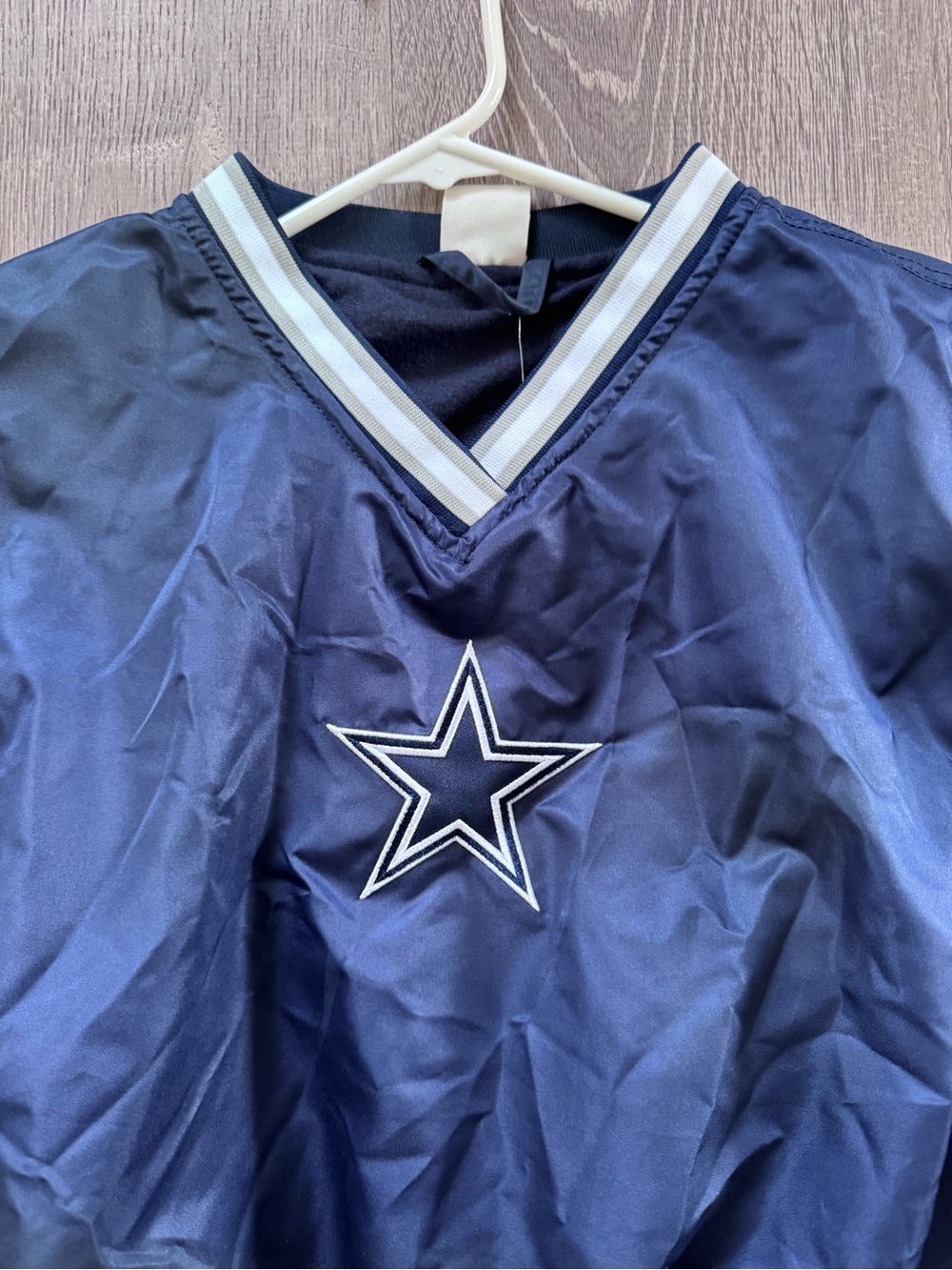 NFL Dallas Cowboys Navy & White V-Neck Windbreaker - Picture 2 of 3